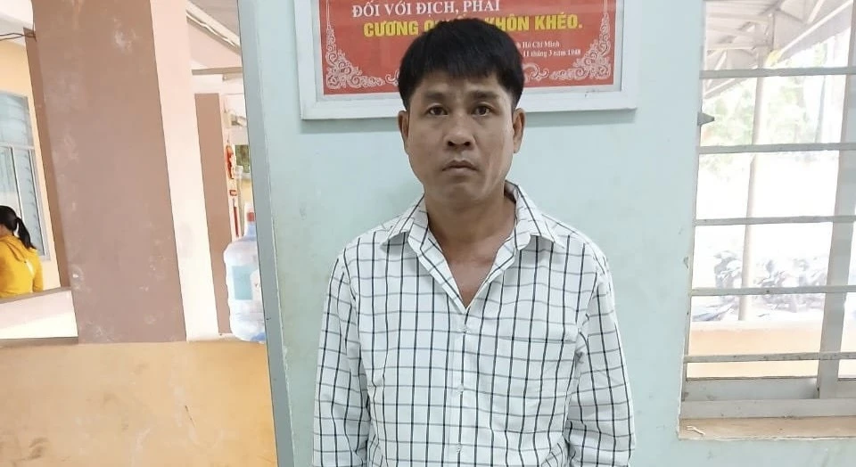 Gã đàn ông đột nhập vào nhà hiếp dâm bé gái rồi cướp tài sản