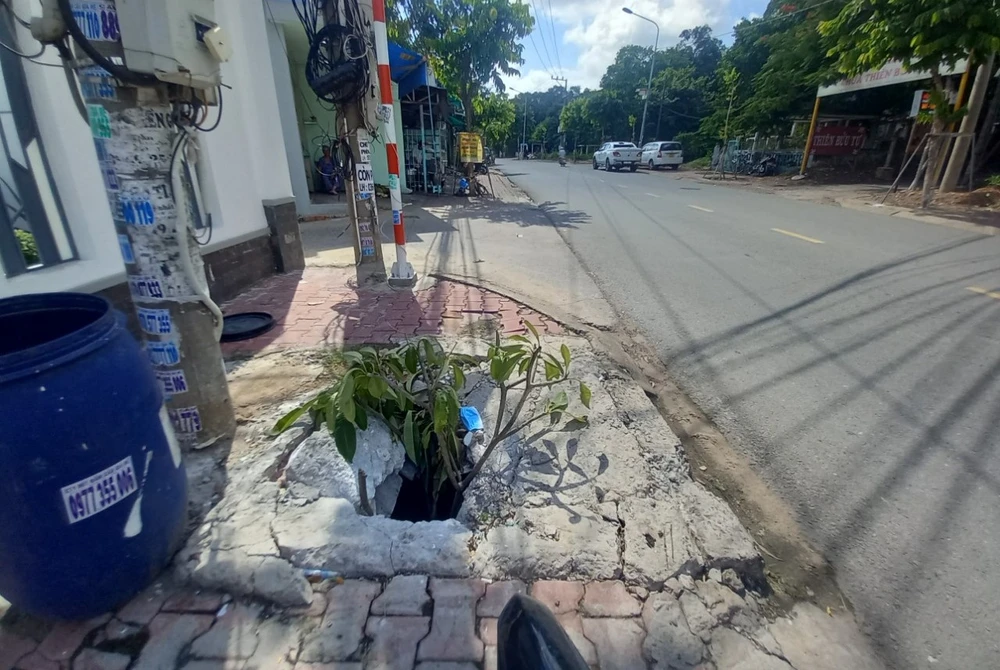 nắp cống (2).jpg