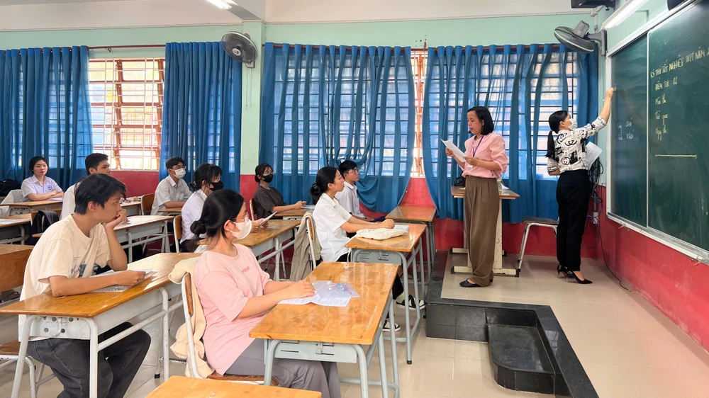 thi tốt nghiệp (1).jpg