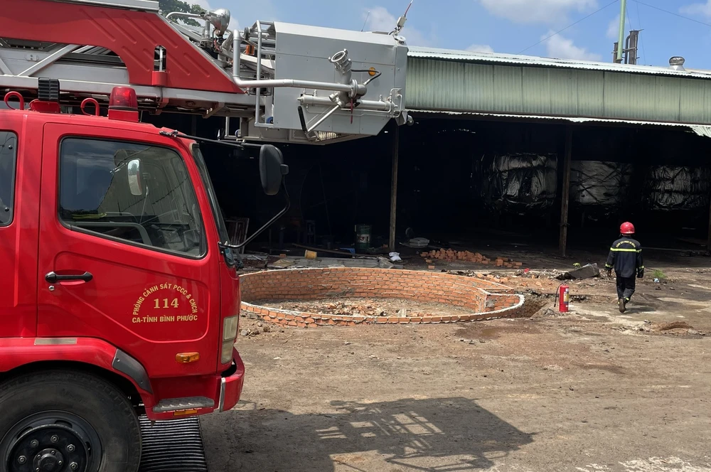 cháy công ty (4).jpg