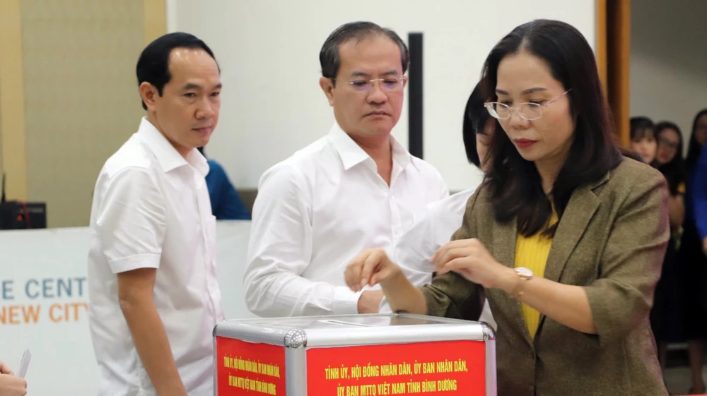 ủng hộ đồng bào (11).jpg