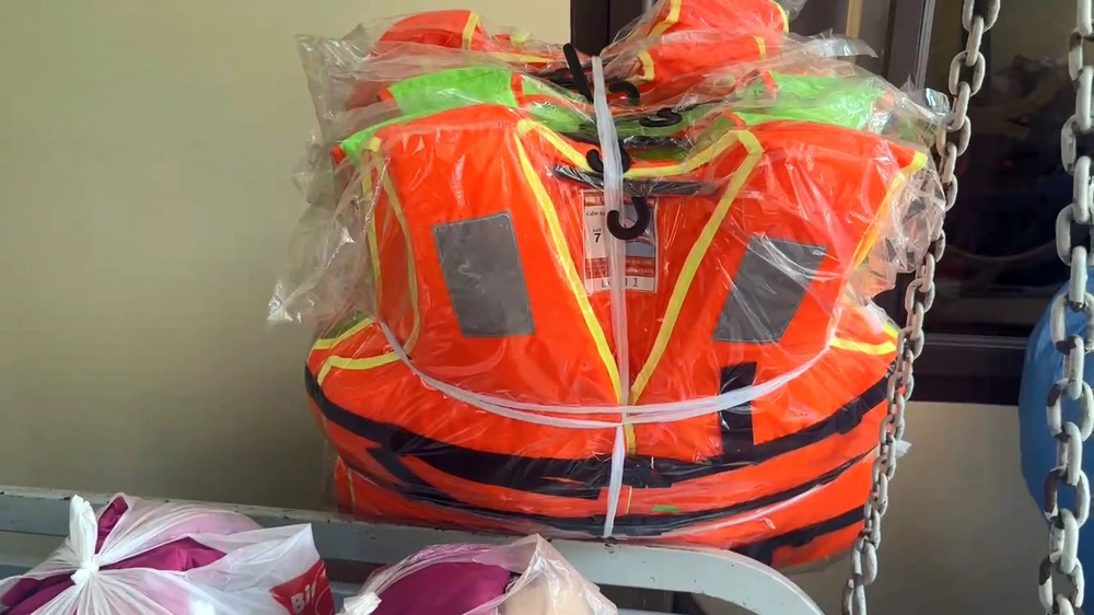 ủng hộ đồng bào (8).jpg