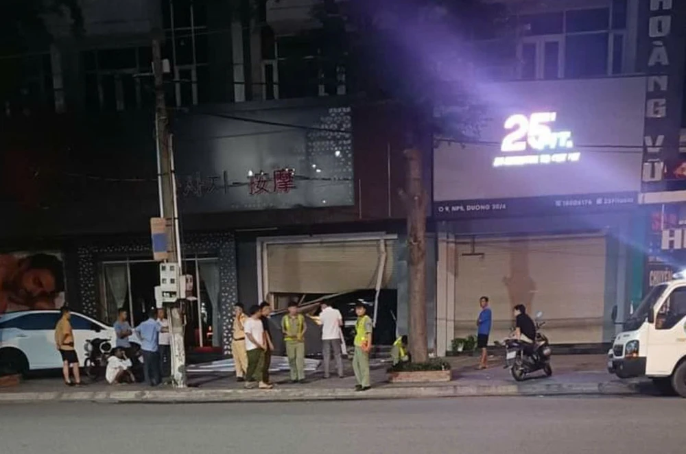  ô tô bán tải (1).jpg