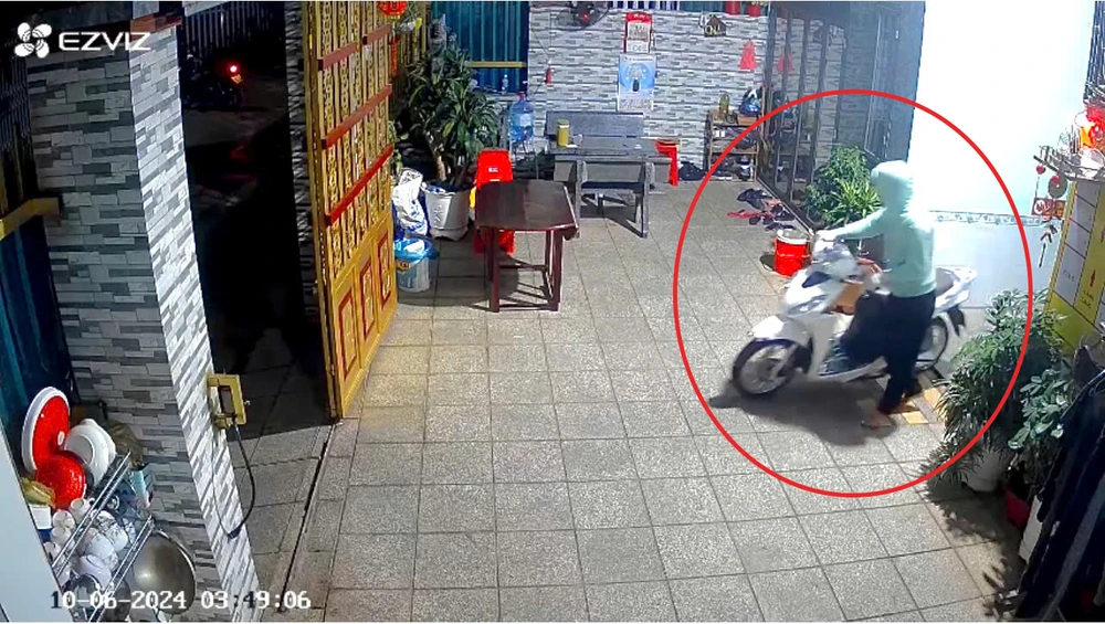 bình xịt hơi cay (2).jpg