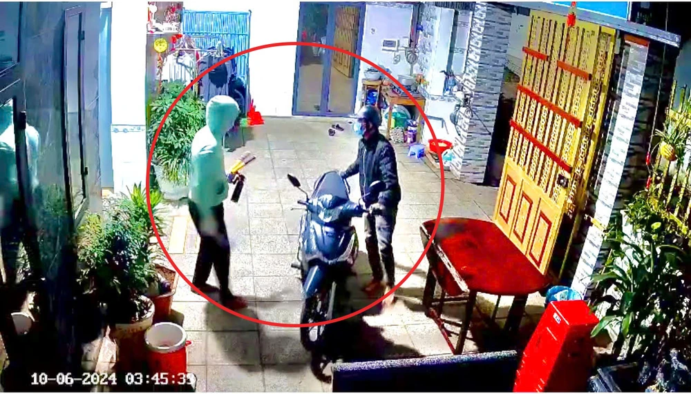 bình xịt hơi cay (4).jpg