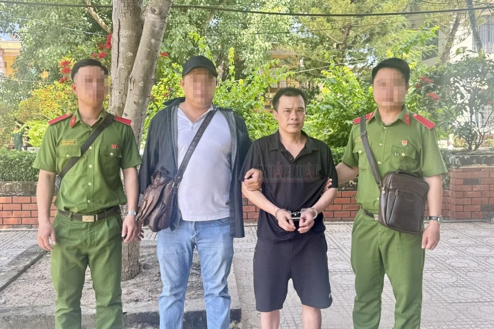 cướp tiệm vàng (5).jpg