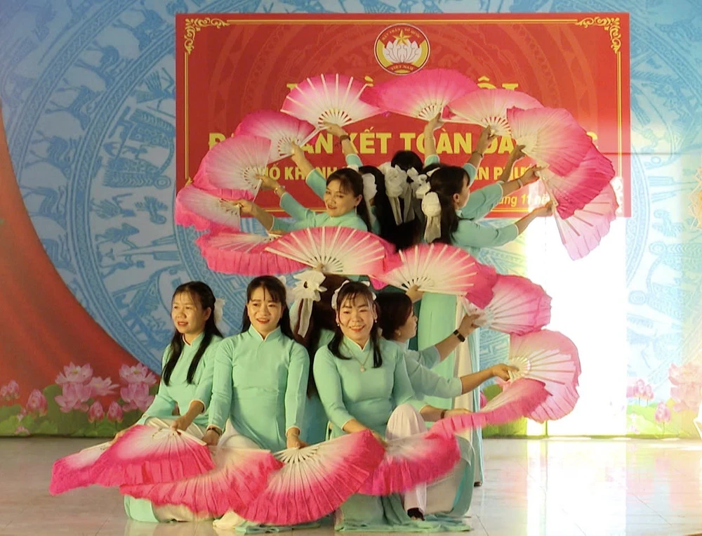 ngày hội Đại đoàn kết (1).jpg