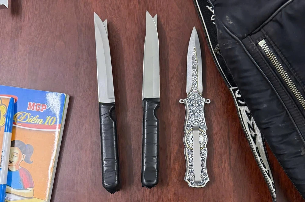 đòi nợ thuê (1).jpg