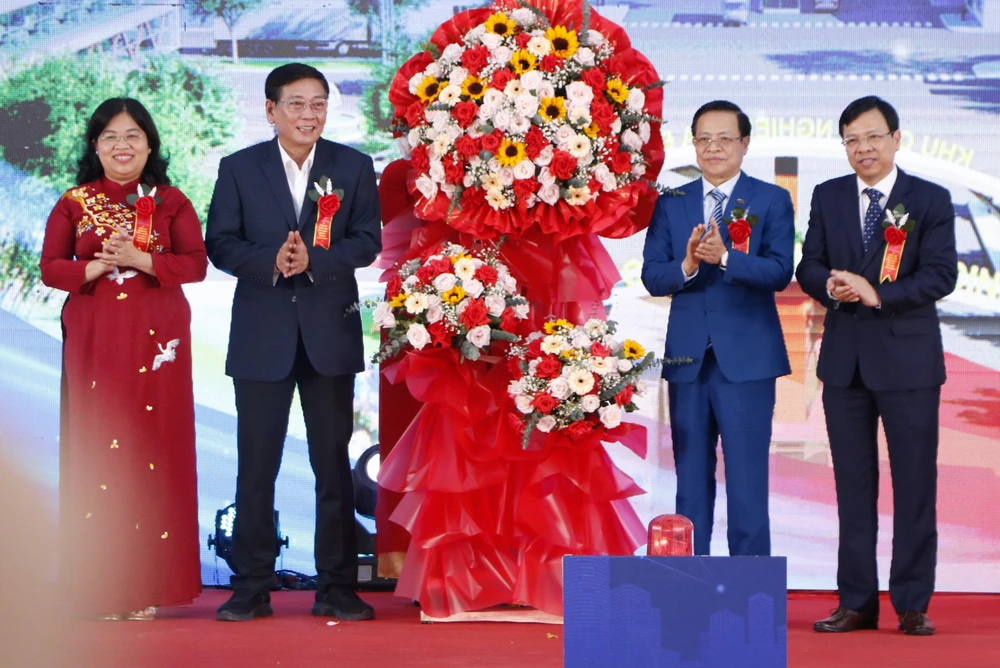 Cụm Công nghiệp (1).JPG