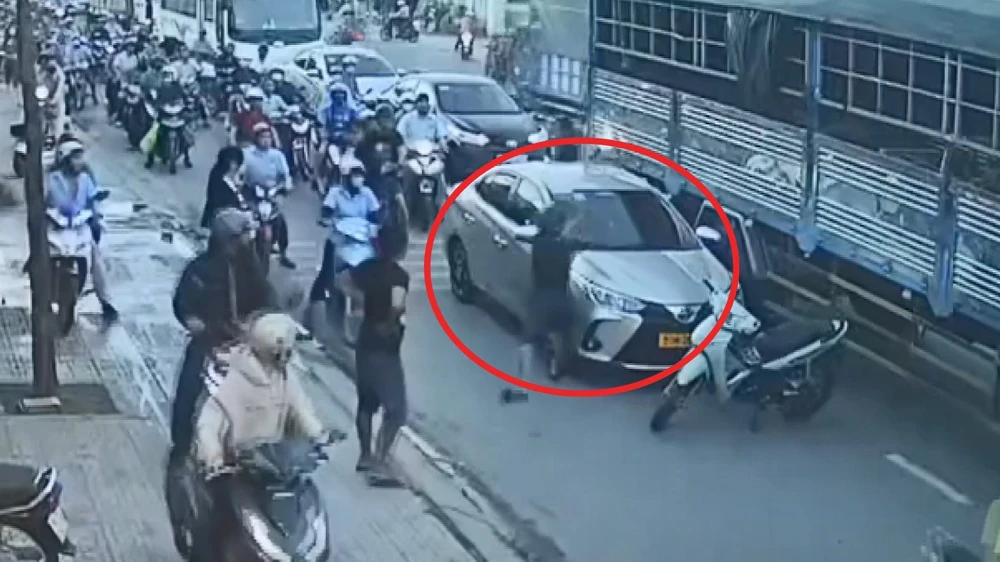 người đàn ông..jpg