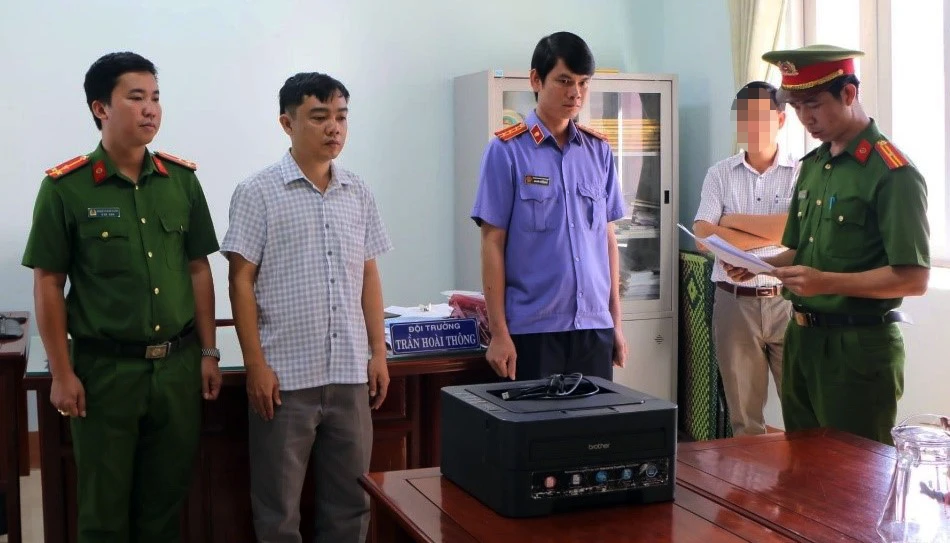 bị khởi tố (3).jpg