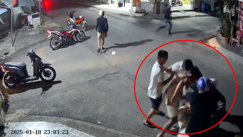 nhóm thanh niên (2).jpg