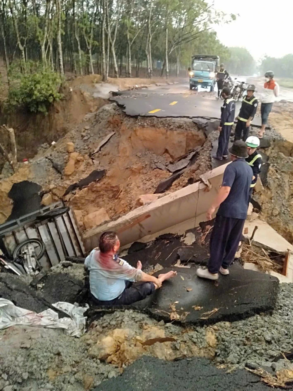 hai người dân (3).jpg