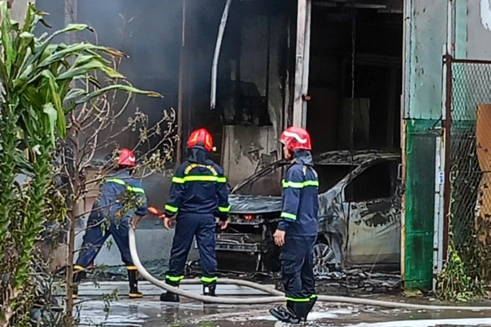 xưởng phế liệu (2).jpg