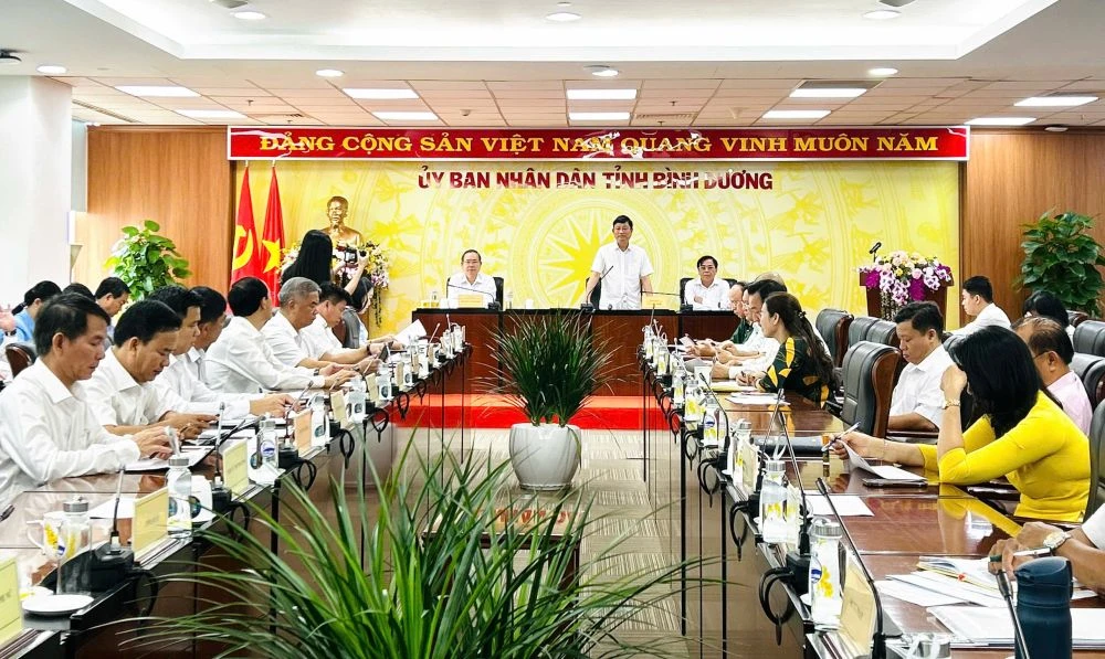 nhà dột nát..jpg