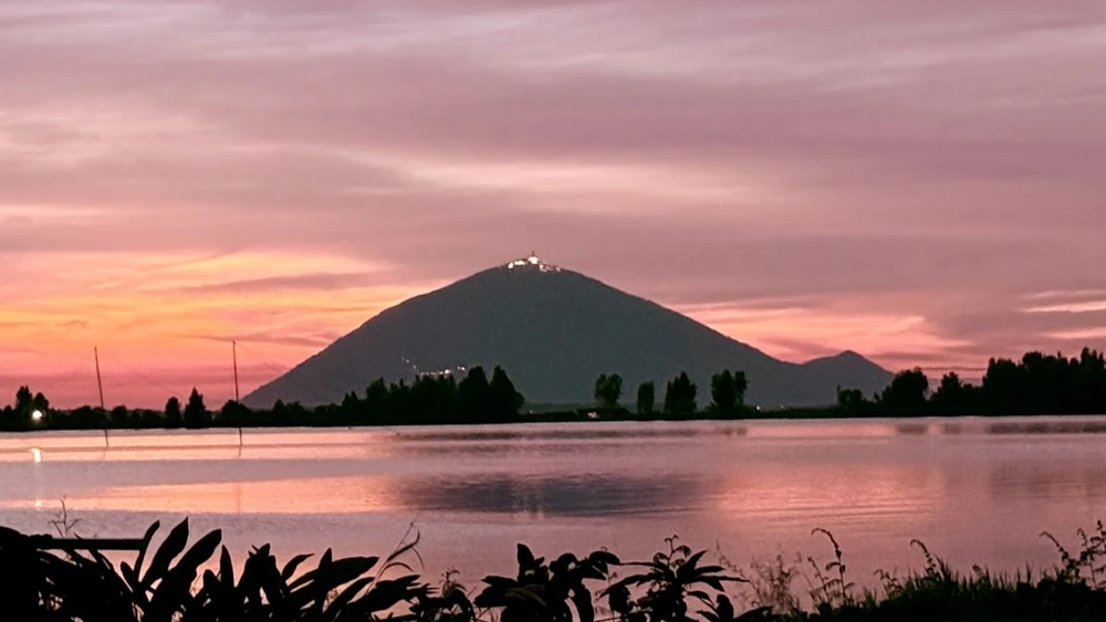 núi cậu dầu tiếng (1).jpg