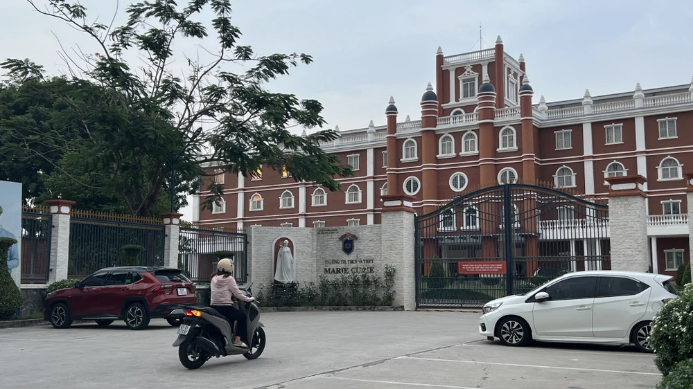 Làm rõ nguyên nhân hơn 28 học sinh và giáo viên ở Bình Dương nhập viện