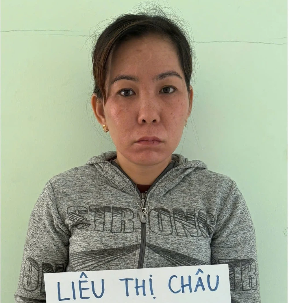 Nhóm này thường đến những nơi tập trung đông người rồi dàn cảnh để cướp giật tài sản của người dân.