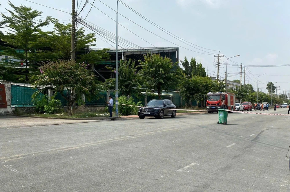 sập nhà xưởng (2).jpg