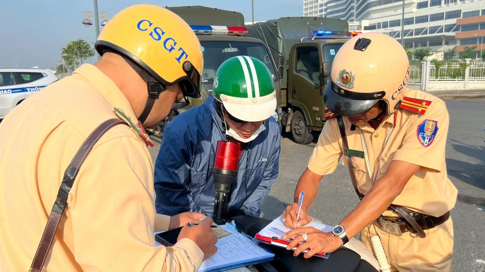 Cảnh sát giao thông (4).jpg