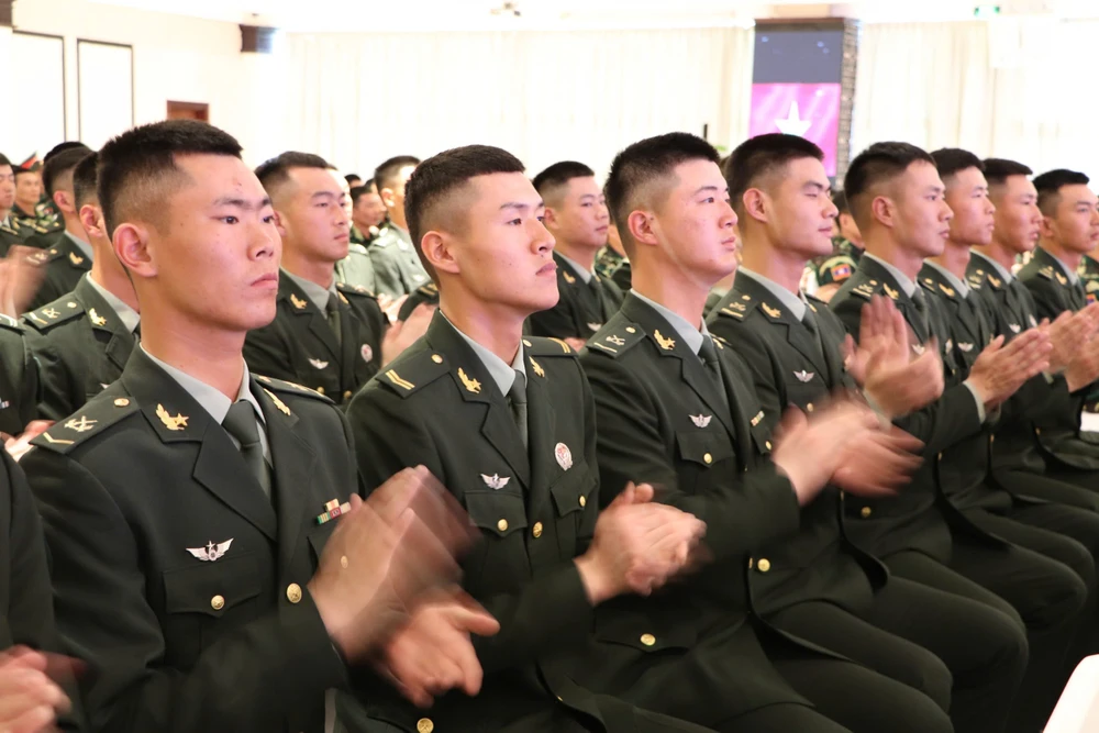 đoàn diễu binh (12).jpg