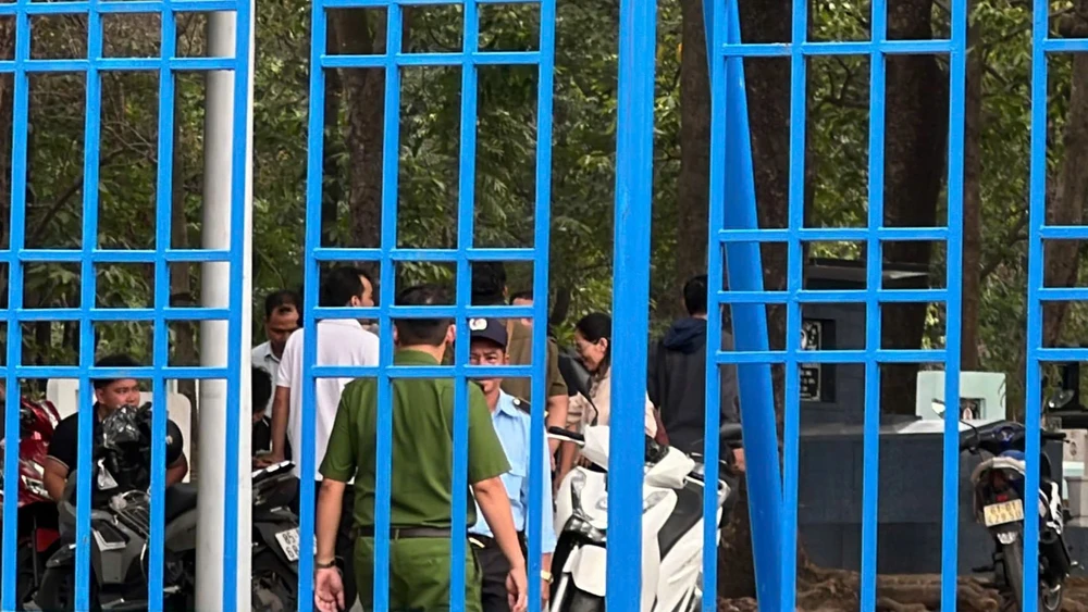 Bảo vệ nghĩa trang