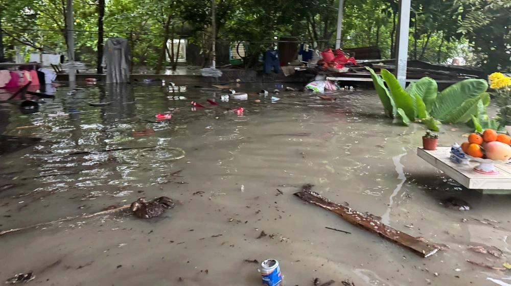 cơn mưa lớn (15).jpg