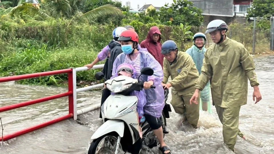 cơn mưa lớn (8).jpg