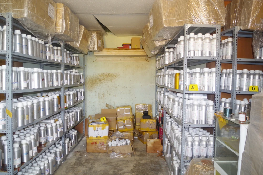 nước hoa giả (3).jpg