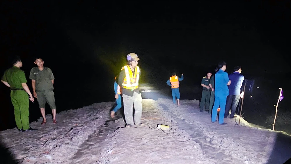 nước cuốn trôi (6).jpg