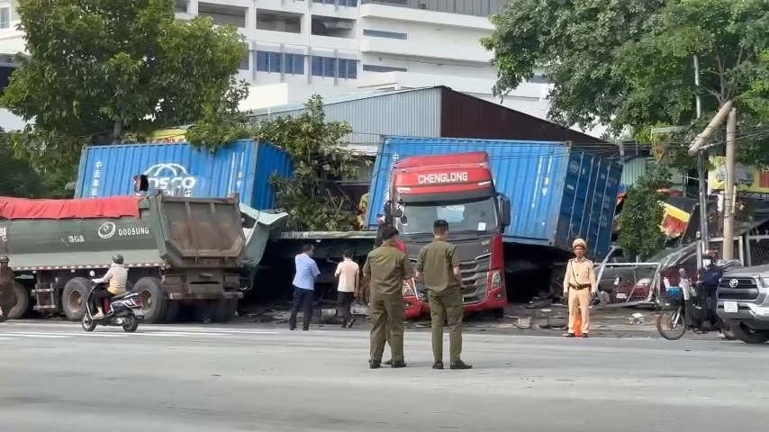 xe ben và xe container (3).jpg