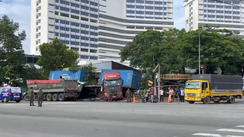 xe ben và xe container (4).jpg