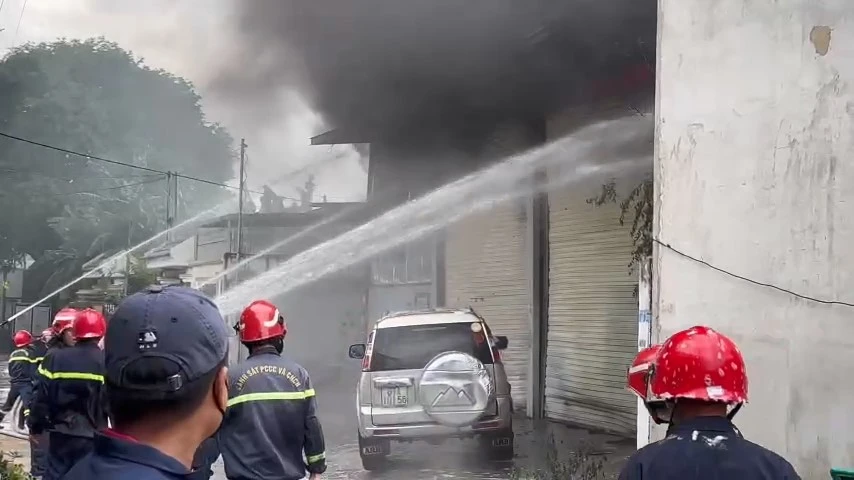 vụ cháy lớn (7).jpg