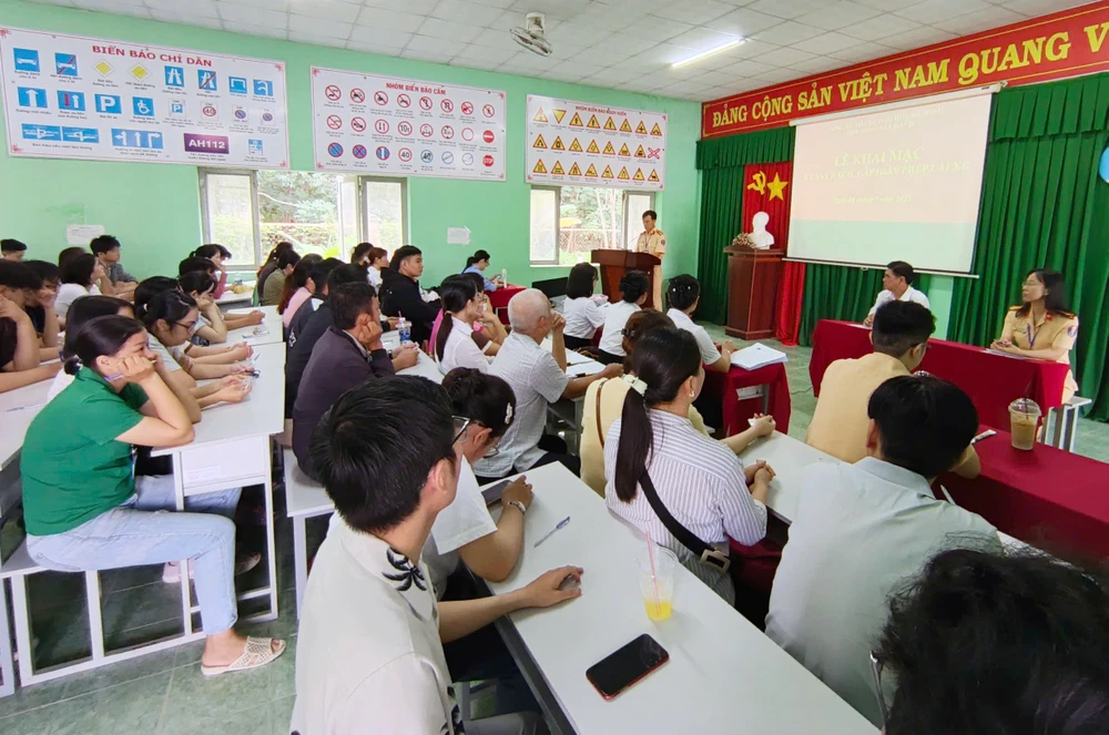 giấy phép lái xe (1).jpg