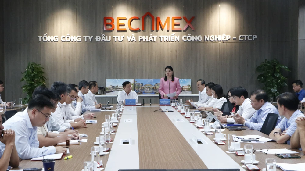 đường cao tốc.JPG