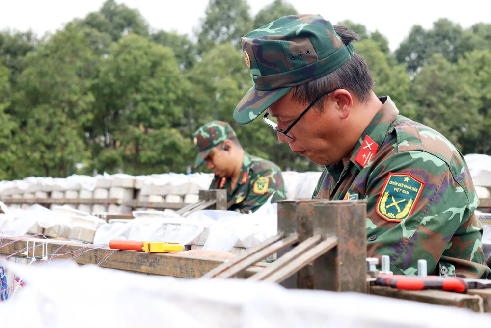 bắn pháo hoa (10).jpg