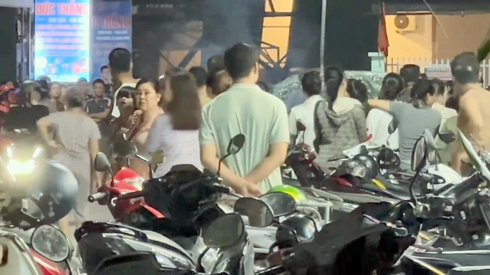 vợ chồng lớn tuổi (4).jpg