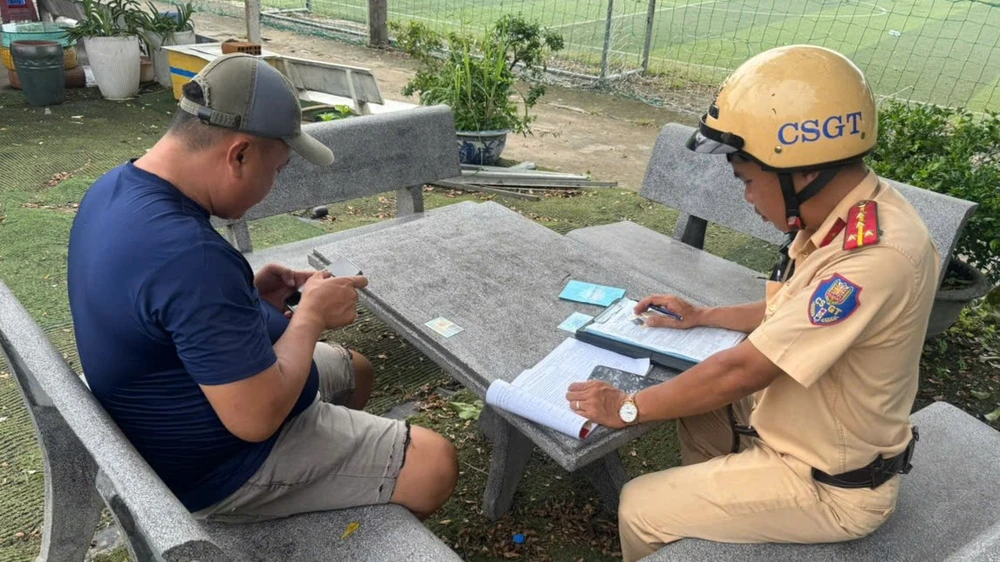 làn xe máy (1).jpg