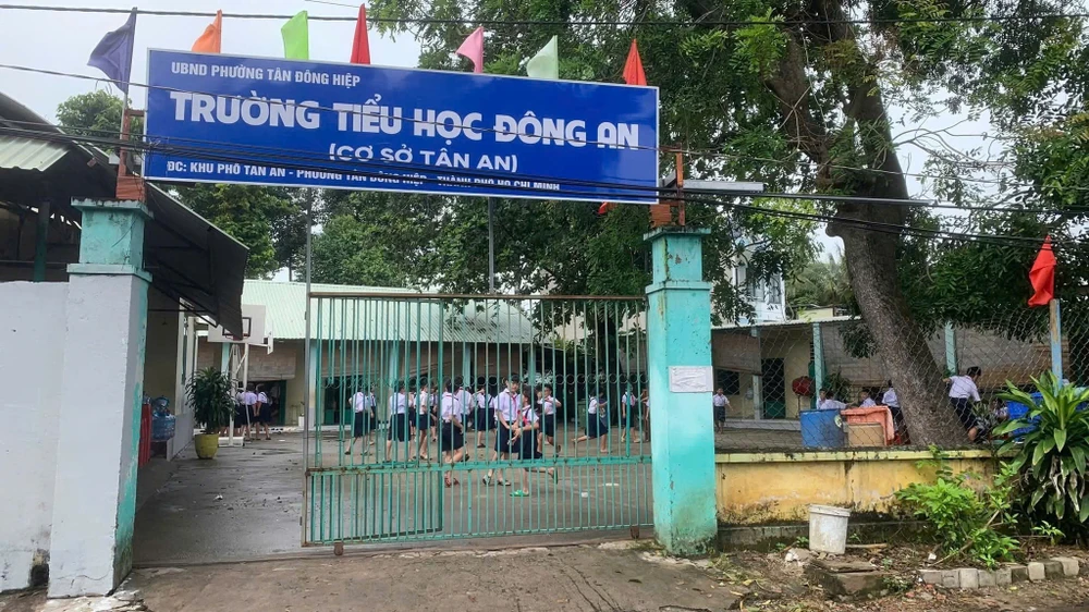 phòng học bằng tôn (4).jpg
