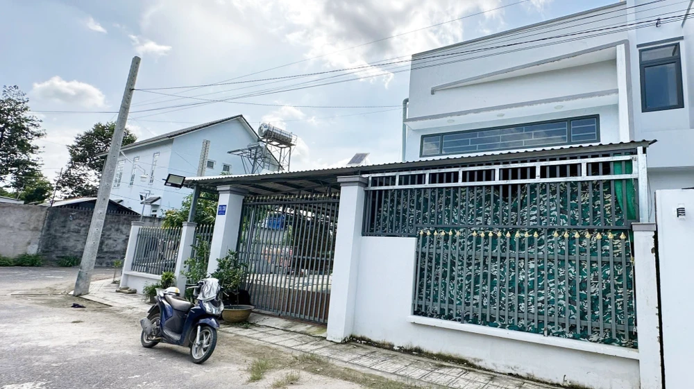 xây nhầm nhà (7).jpg