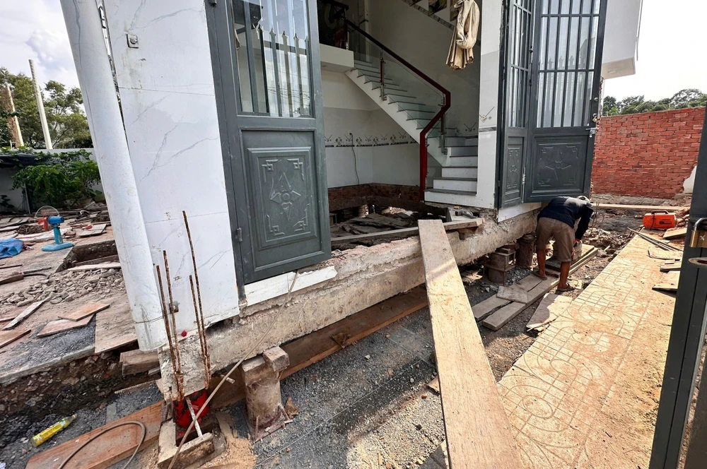 xây nhầm nhà (9).jpg