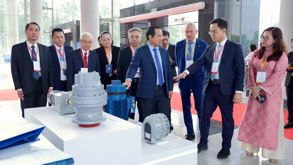 diễn đàn (4).jpg