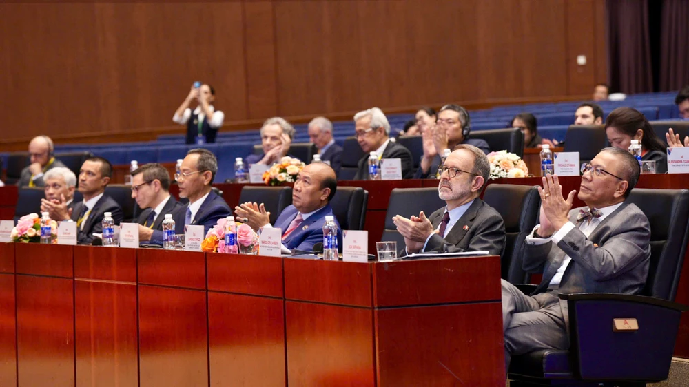 diễn đàn (7).jpg