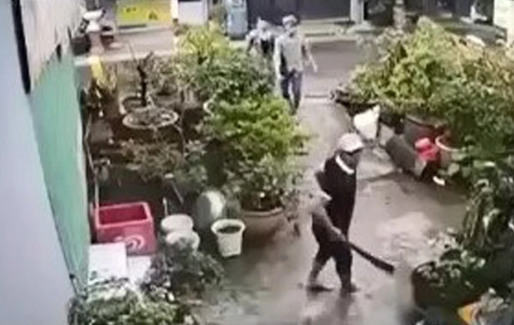 hỗn chiến (1).jpg