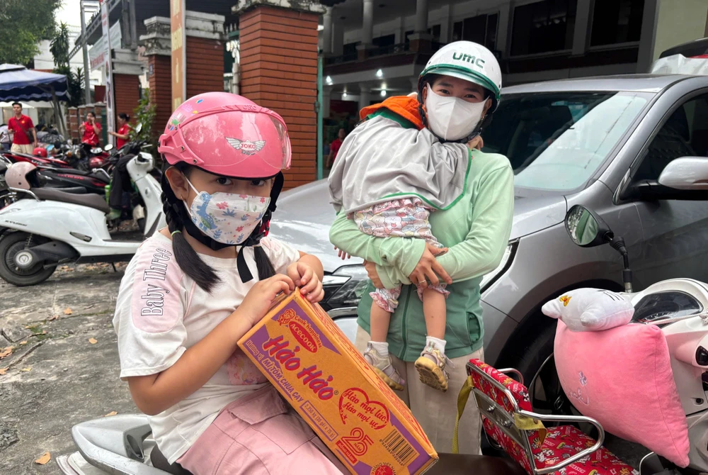 ủng hộ miền trung (1).jpg