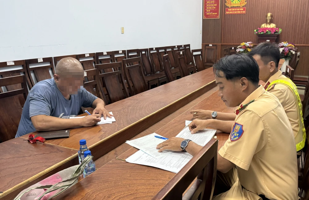 đi ngược chiều.jpg