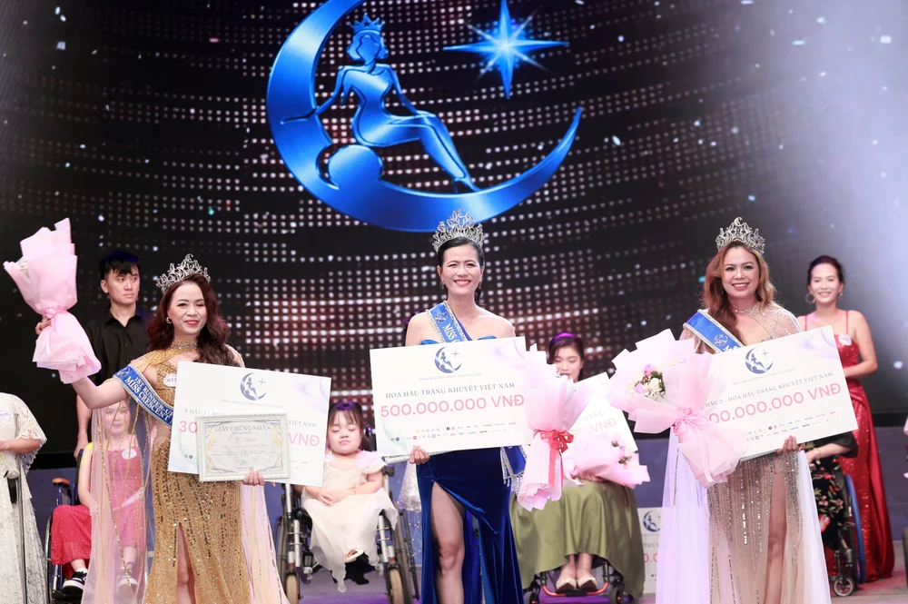 hoa hậu (4).JPG
