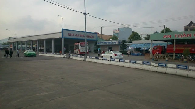 Vé xe tết tăng đến 60% so với ngày thường ảnh 1