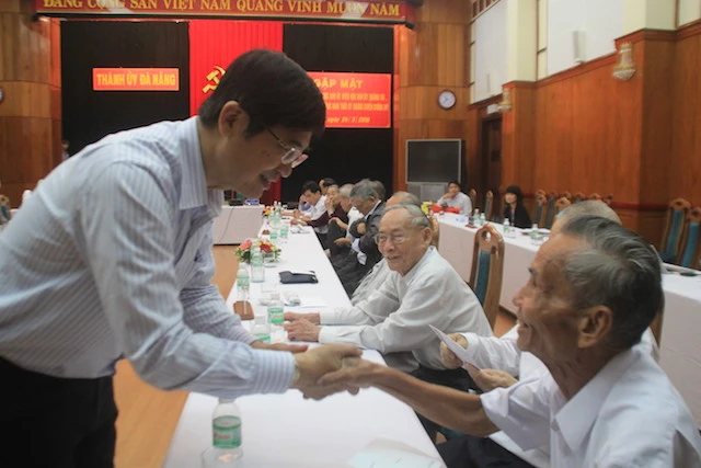 Hãy sống vì nhân dân, đừng sống cho riêng mình ảnh 4