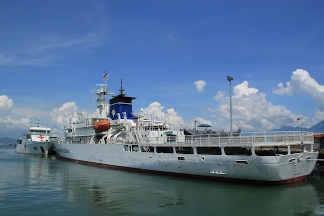 Tàu KOJIMA của Lực lượng bảo vệ bờ biển Nhật Bản chính thức cập cảng Tiên Sa trong sáng 25-7. Ảnh: LÊ PHI